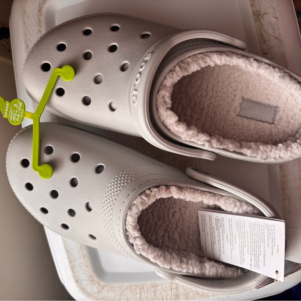 Crocs unisex Plush-Lined Clog - grey